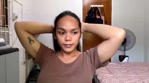 caroline_east online show from March 3, 7:37 am