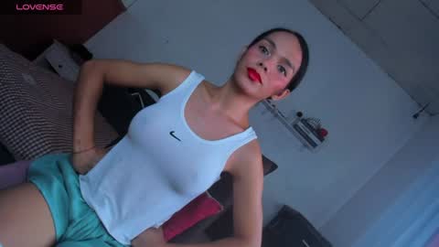 caroline_east online show from July 22, 1:41 am