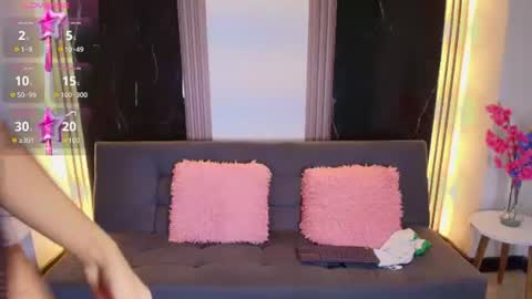 caroline_foster1 online show from June 17, 12:10 pm