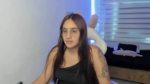 caroline_rodriguez_9 online show from July 21, 7:16 pm