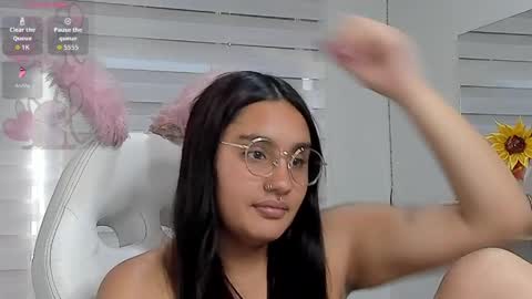 caroline_rodriguez_9 online show from May 9, 9:43 pm