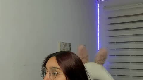 caroline_rodriguez_9 online show from July 22, 7:16 pm