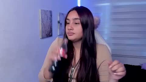 caroline_rodriguez_9 online show from June 23, 7:20 pm