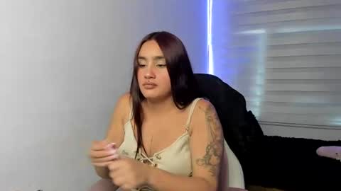 caroline_rodriguez_9 online show from June 26, 6:57 pm