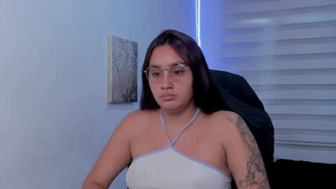 caroline_rodriguez_9 online show from July 8, 7:28 pm