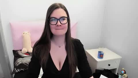 CarolineAmore online show from March 12, 7:39 pm