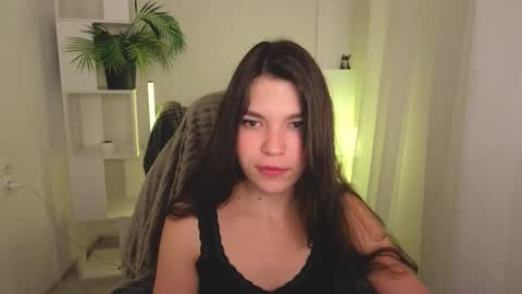 Snapshot of carolinebenks chatting on October 10, 5:35 am Caroline online show from October 10, 5:35 am