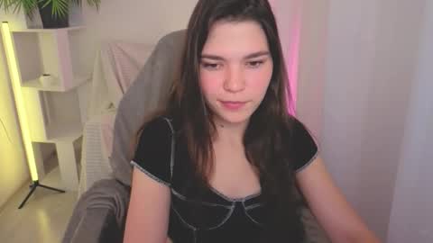 Snapshot of carolinebenks chatting on September 30, 6:02 am Caroline online show from September 30, 6:02 am
