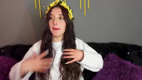    online show from December 9, 1:34 pm