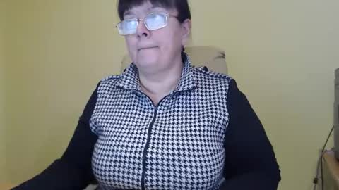 CarolineDream  online show from November 21, 6:55 am