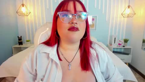 Carolinee  online show from December 2, 3:05 am