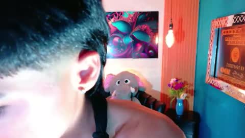 carolinejesh online show from May 2, 12:33 pm