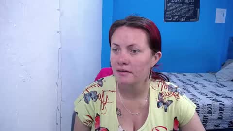 Carolinhe  online show from March 8, 4:11 pm