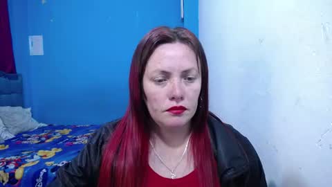 Carolinhe  online show from July 7, 2:35 am