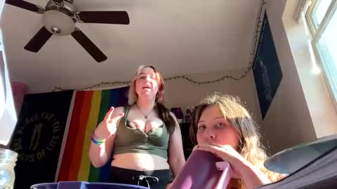 Snapshot of carpetmunchers chatting on October 16, 8:51 pm carpetmunchers online show from October 16, 8:51 pm