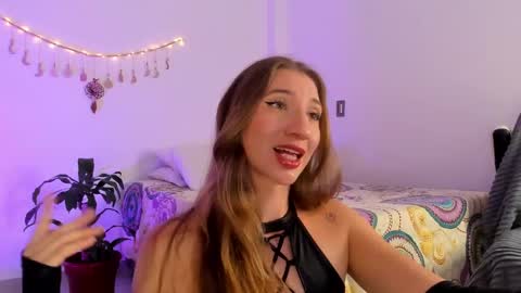 Snapshot of carriexwood chatting on January 25, 5:40 pm Nia  online show from January 25, 5:40 pm