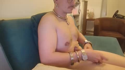 Snapshot of cartier123key chatting on October 25, 5:24 pm Cartier online show from October 25, 5:24 pm