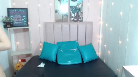 casandraroberthrs707 online show from February 19, 8:52 pm