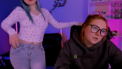 casey_meow_ online show from April 24, 9:00 am