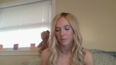 Casey Lakes online show from April 28, 9:30 pm