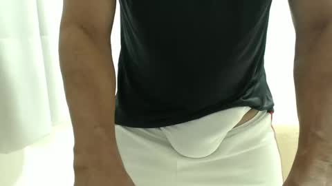 cashmastermuscle77 online show from February 15, 8:46 am