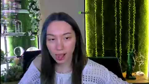 Cassandra online show from July 28, 6:20 pm