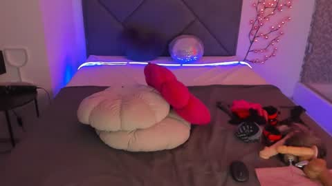 Cassie online show from June 15, 5:43 am