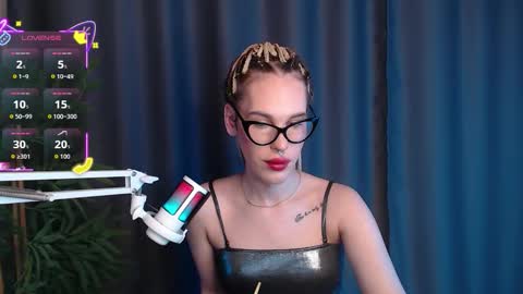 Cassie online show from December 20, 7:48 am