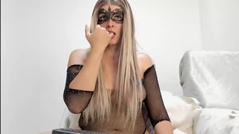 Snapshot of catadoll_1 chatting on January 20, 8:40 pm Catalina online show from January 20, 8:40 pm