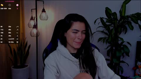 MACARENA online show from December 12, 10:20 pm