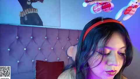 Catalina online show from December 14, 9:21 pm