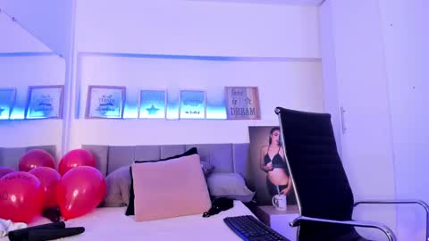 Snapshot of catalinamuss_ chatting on February 18, 2:06 pm Catalina online show from February 18, 2:06 pm