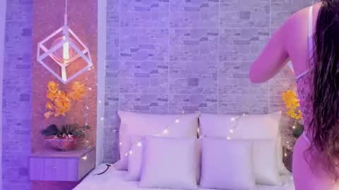 CatalinnaThompson online show from November 16, 11:56 am