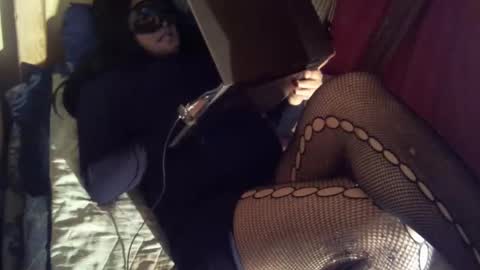 catbombon online show from February 19, 5:50 am