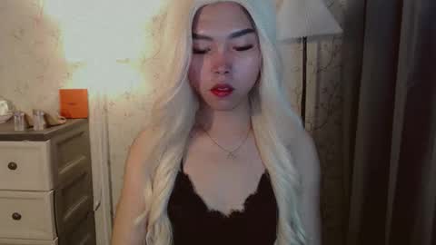 catherine_365 online show from November 27, 7:21 pm