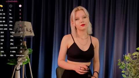 Mia online show from May 2, 11:05 am