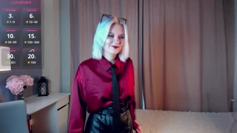 Mia online show from March 13, 11:02 am