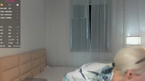 Mia online show from July 9, 11:03 am