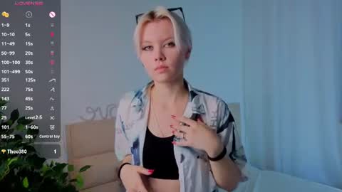 Mia online show from July 24, 11:07 am