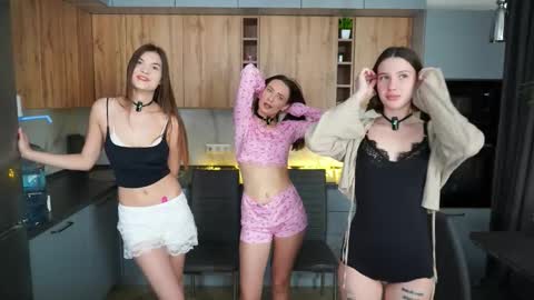 Snapshot of catolinanight chatting on October 1, 5:28 am catolinanight online show from October 1, 5:28 am