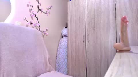 Cattleya online show from August 2, 6:48 am