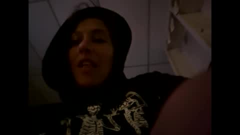 cece_vibez online show from November 3, 9:10 am