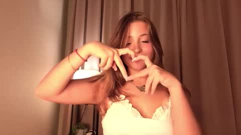 Lina  online show from November 20, 10:07 pm