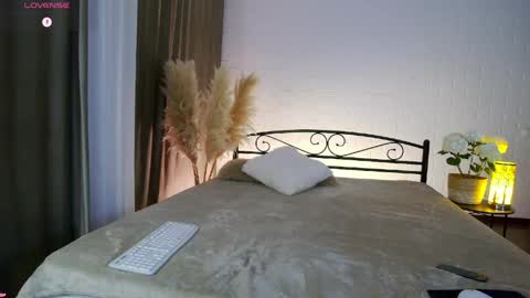 cecillaj online show from May 2, 9:09 pm