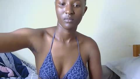 cee_queen online show from May 17, 6:50 pm