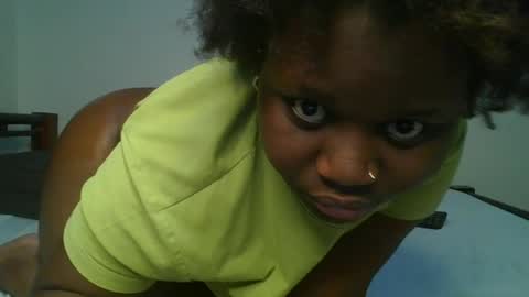 ceepretty25 online show from June 17, 2:27 am