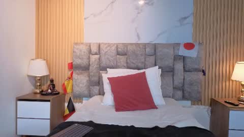 celeste_collinss_ online show from July 10, 8:35 pm