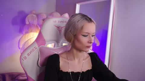 Snapshot of celeste_eyes0n chatting on October 13, 9:17 pm Celeste online show from October 13, 9:17 pm