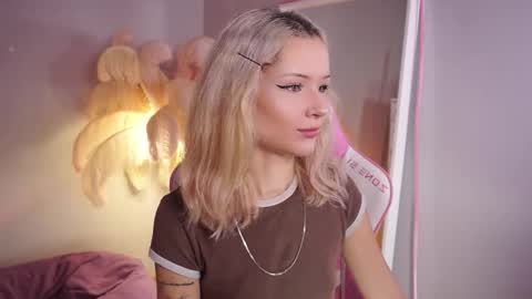 Snapshot of celeste_eyes0n chatting on October 14, 9:51 pm Celeste online show from October 14, 9:51 pm