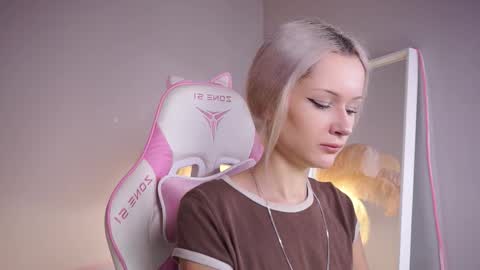 Snapshot of celeste_eyes0n chatting on October 6, 8:37 pm Celeste online show from October 6, 8:37 pm